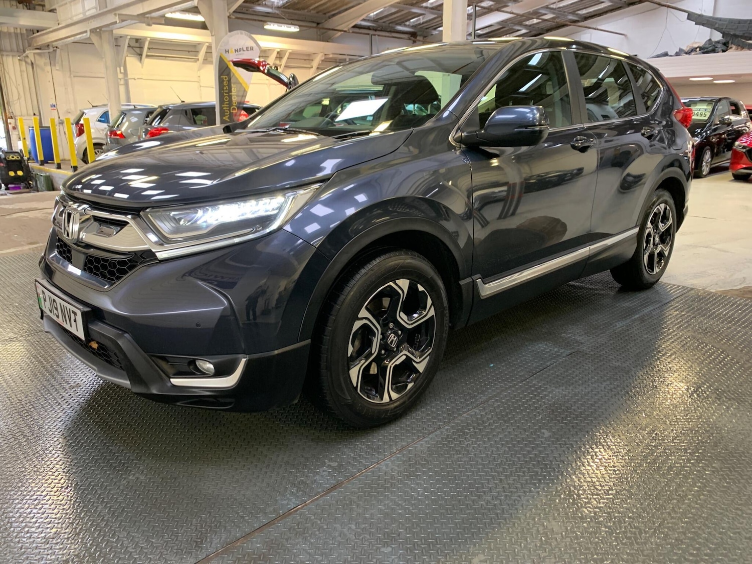 Used Honda CR-V 2019 for sale - 76307008: Photo 10