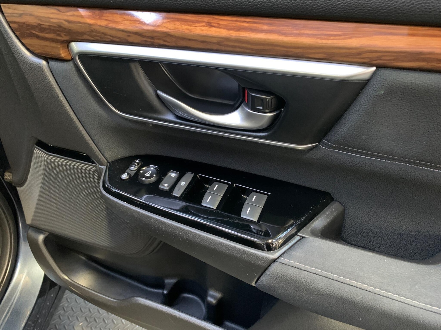 Used Honda CR-V 2019 for sale - 76307008: Photo 16