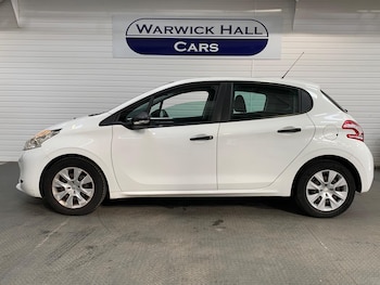 Used Peugeot 208 2014 for sale - 75589534: Photo