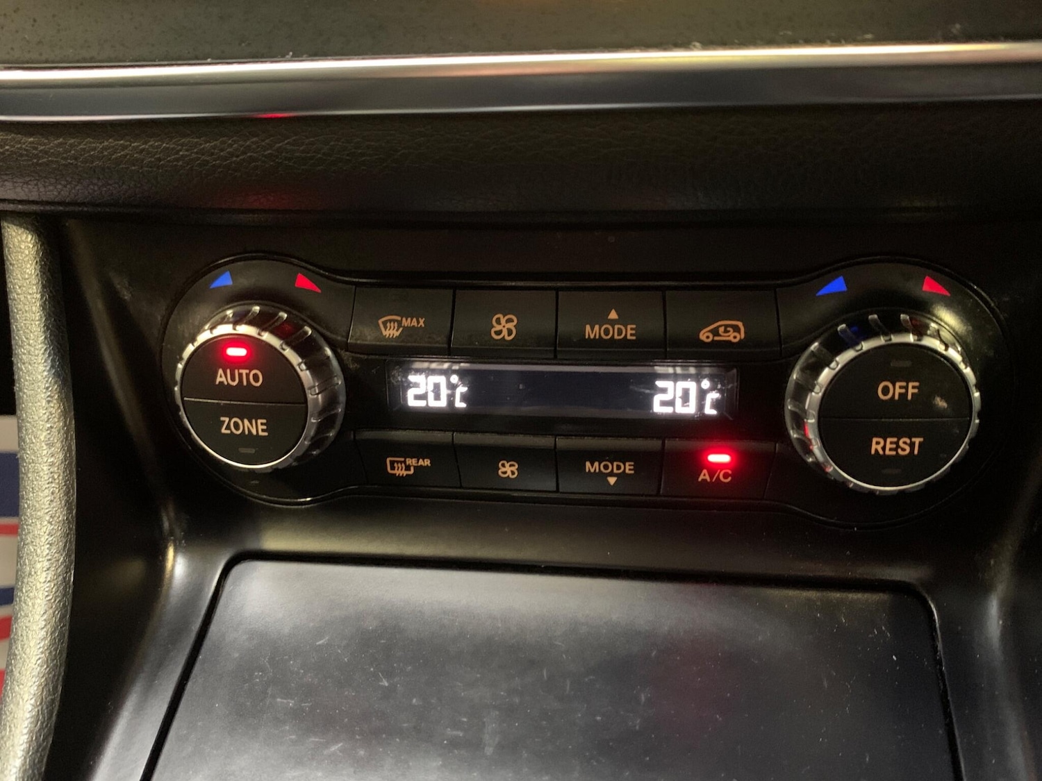 Used Mercedes-Benz GLA 2015 for sale - 76108339: Photo 38