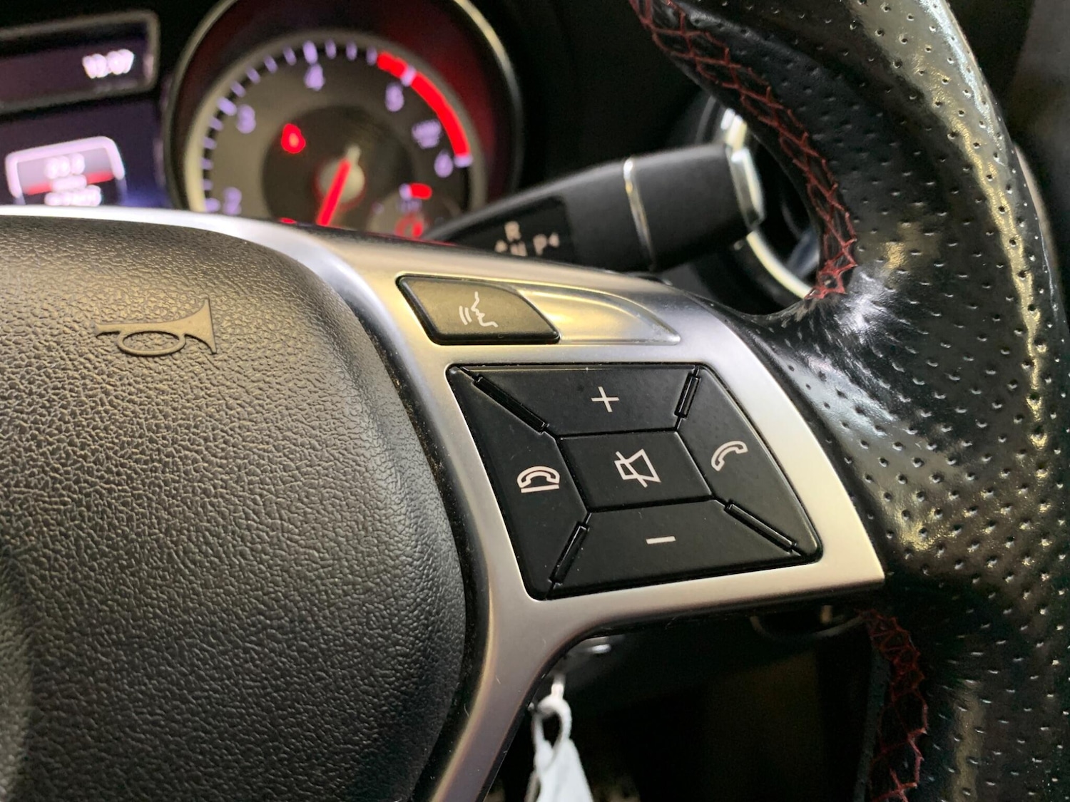 Used Mercedes-Benz GLA 2015 for sale - 76108339: Photo 42