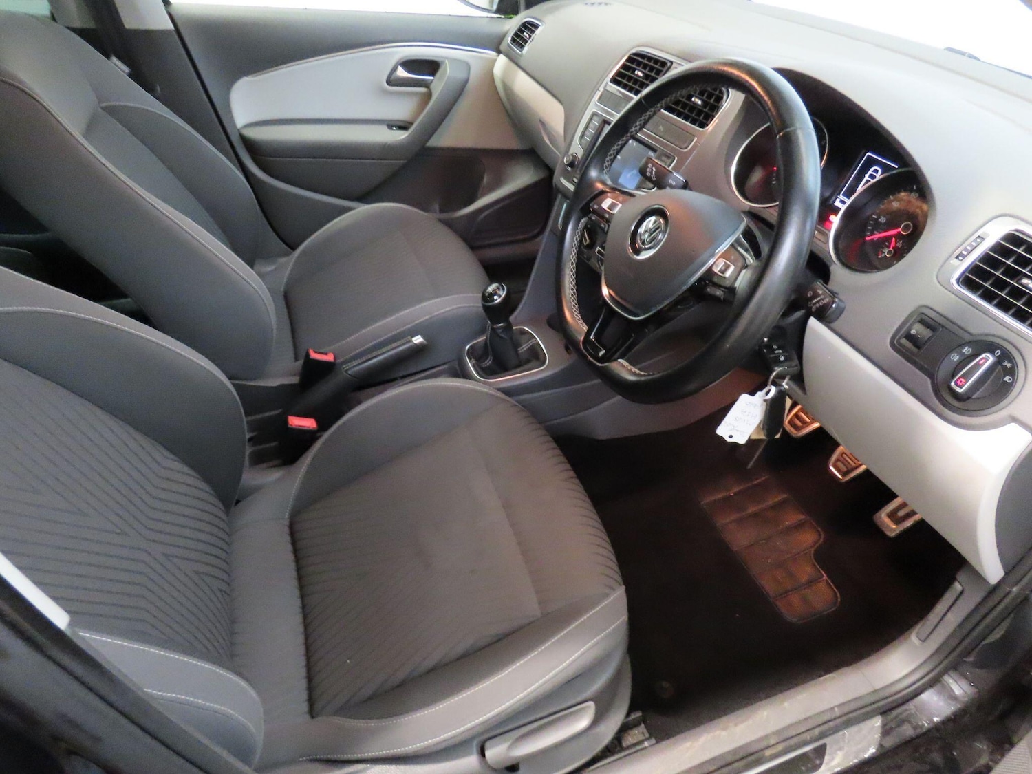 Used Volkswagen Polo 2015 for sale - 76607085: Photo 12