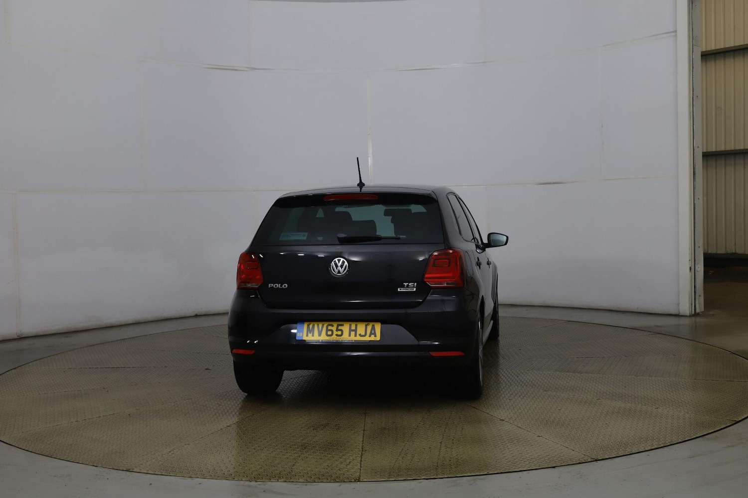 Used Volkswagen Polo 2015 for sale - 76607085: Photo 7