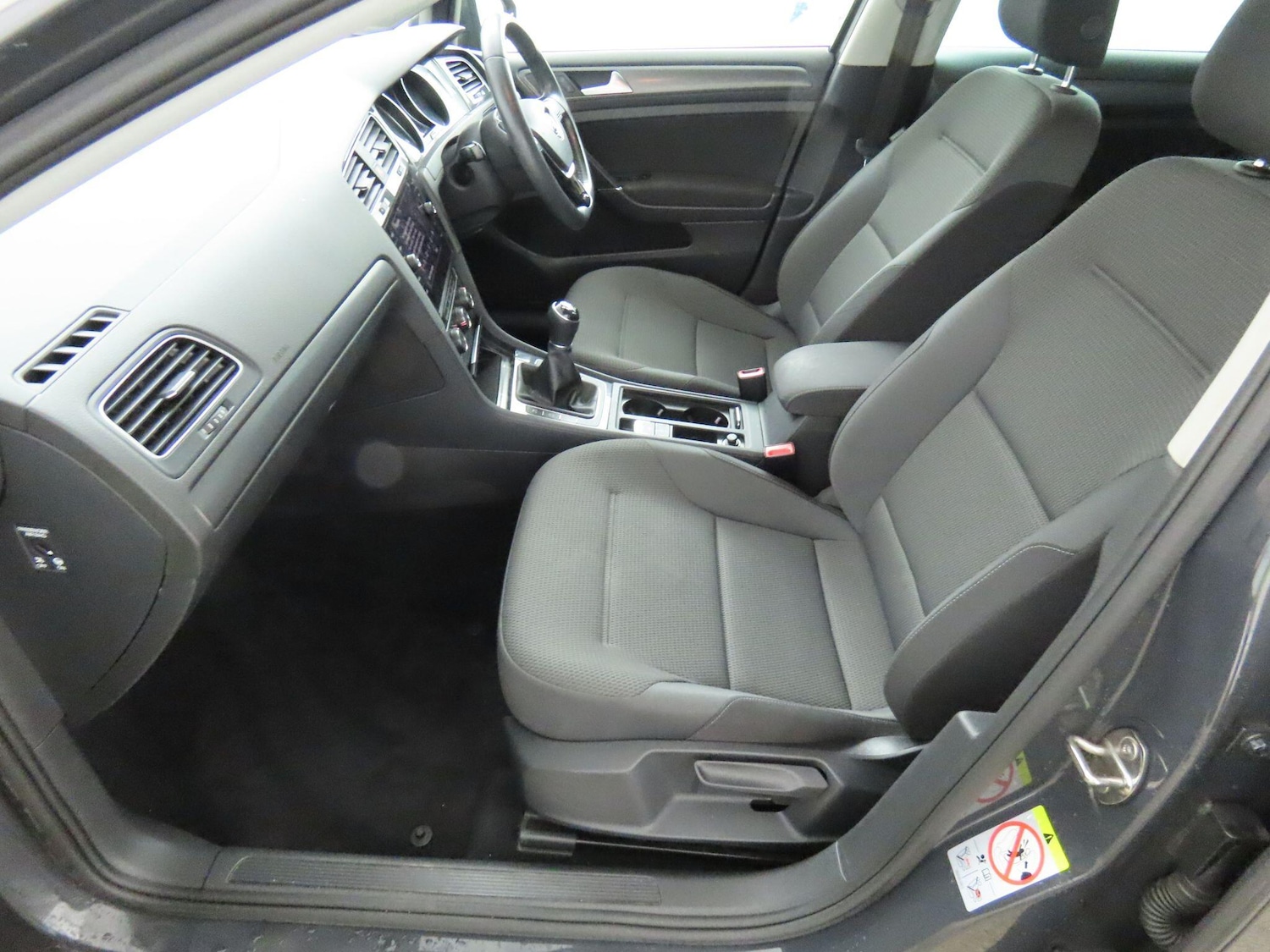 Used Volkswagen Golf 2019 for sale - 77696479: Photo 14