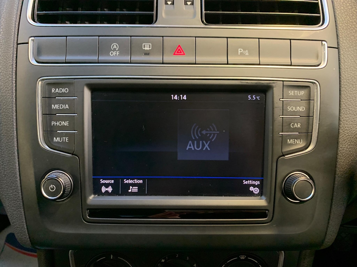 Used Volkswagen Polo 2016 for sale - 76689923: Photo 28