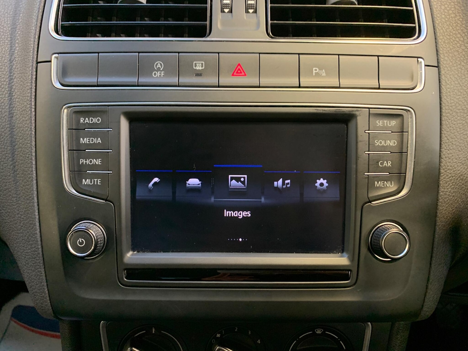 Used Volkswagen Polo 2016 for sale - 76689923: Photo 29