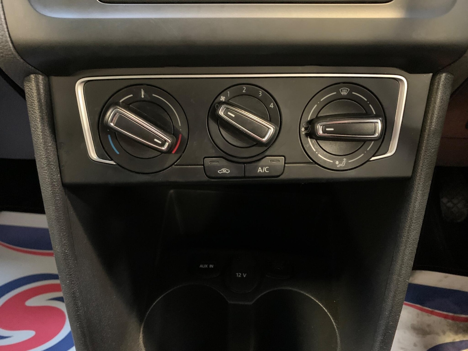 Used Volkswagen Polo 2016 for sale - 76689923: Photo 33