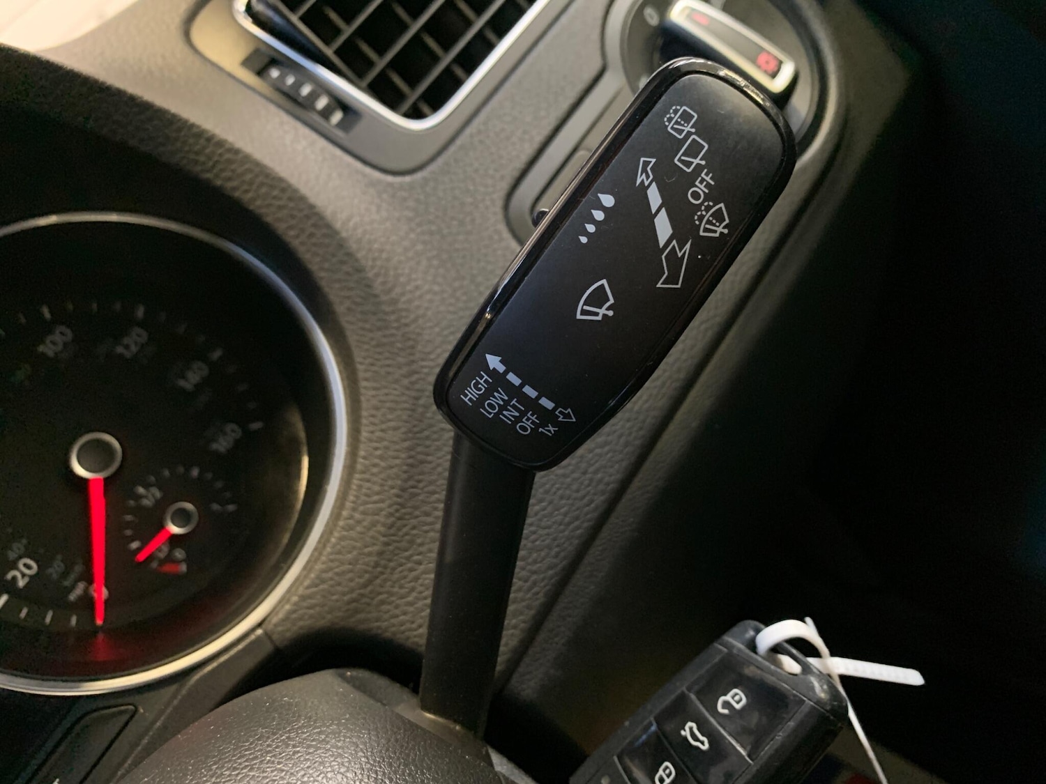 Used Volkswagen Polo 2016 for sale - 76689923: Photo 37