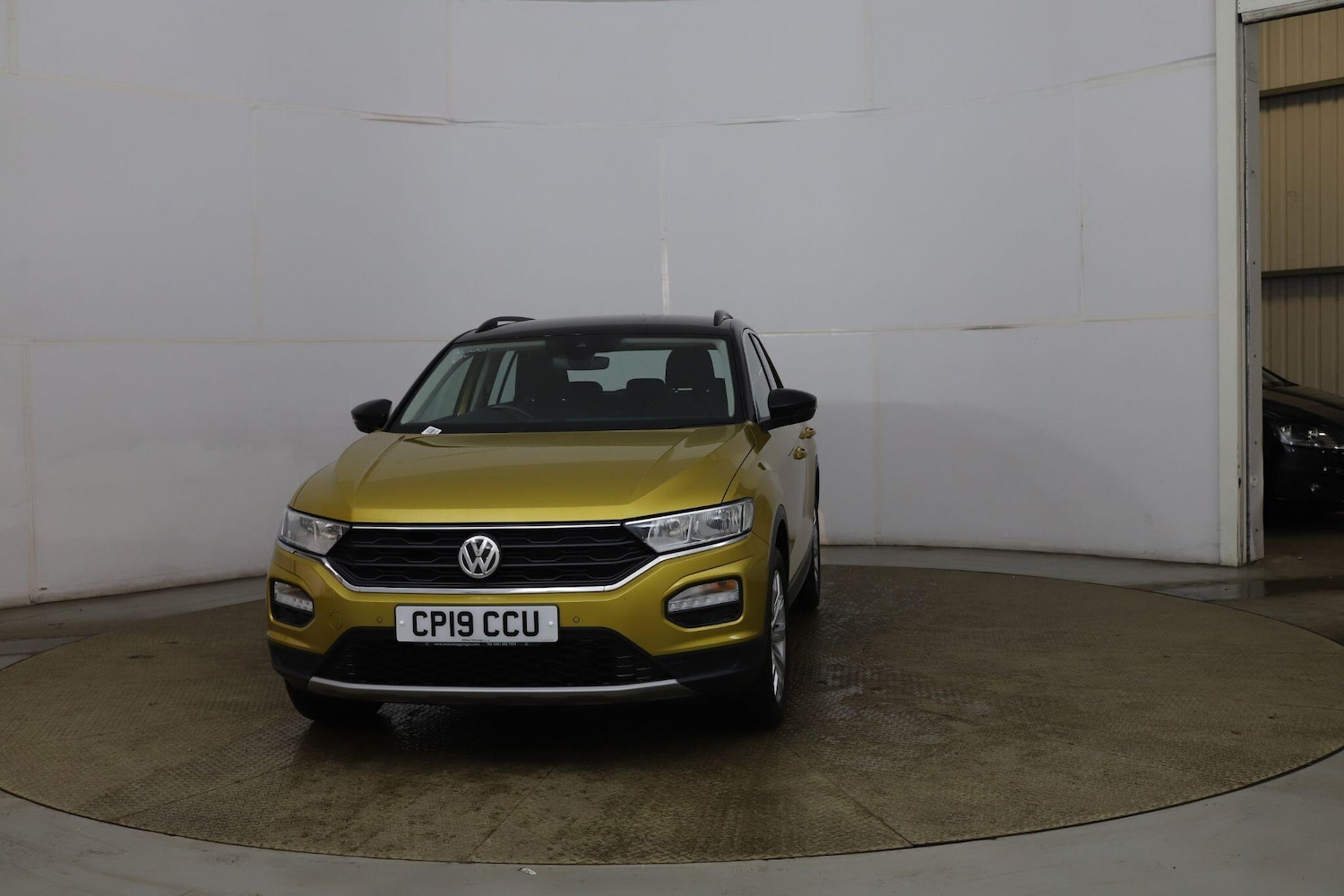 Used Volkswagen T-Roc 2019 for sale - 77143003: Photo 3
