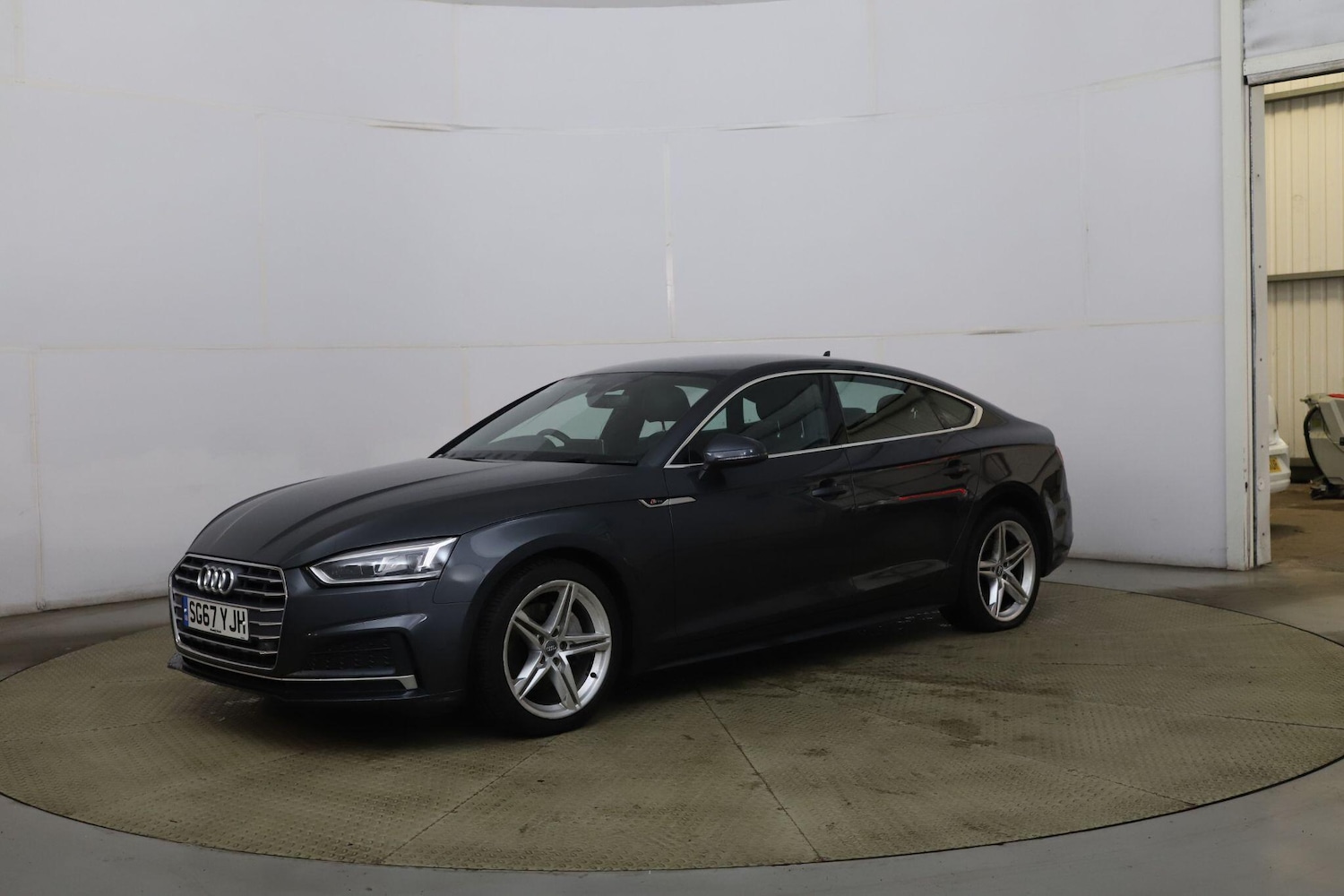 Used Audi A5 2017 for sale - 76327333: Photo 1