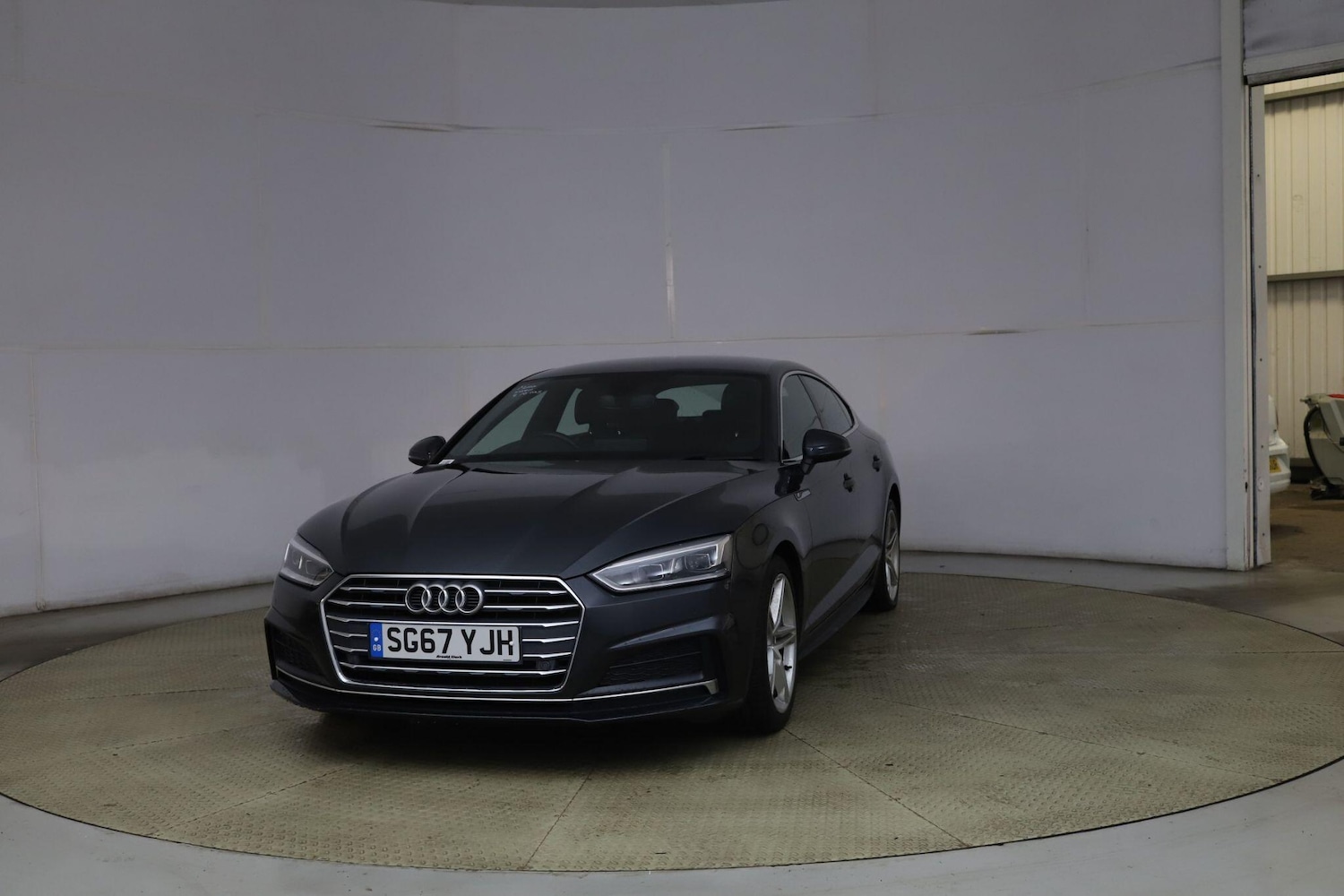 Used Audi A5 2017 for sale - 76327333: Photo 3