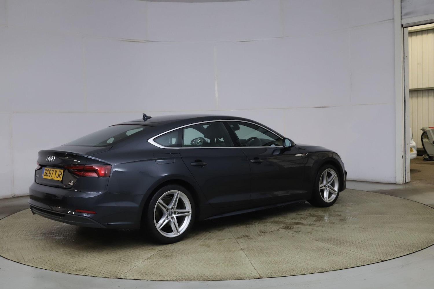 Used Audi A5 2017 for sale - 76327333: Photo 8