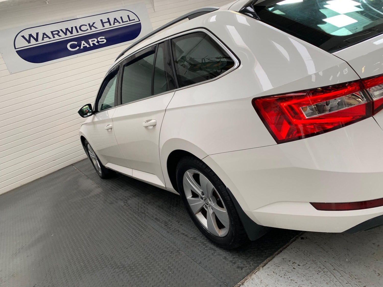 Used Skoda Superb for sale - 76688896: Photo 14