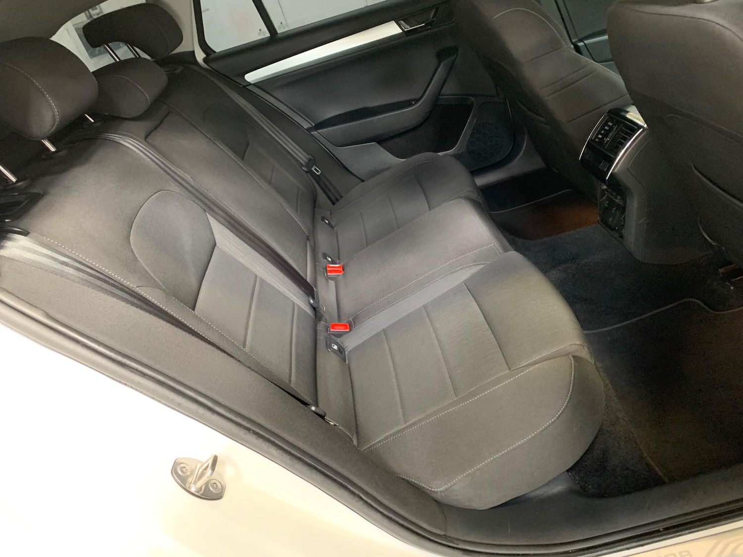 Used Skoda Superb for sale - 76688896: Photo 16