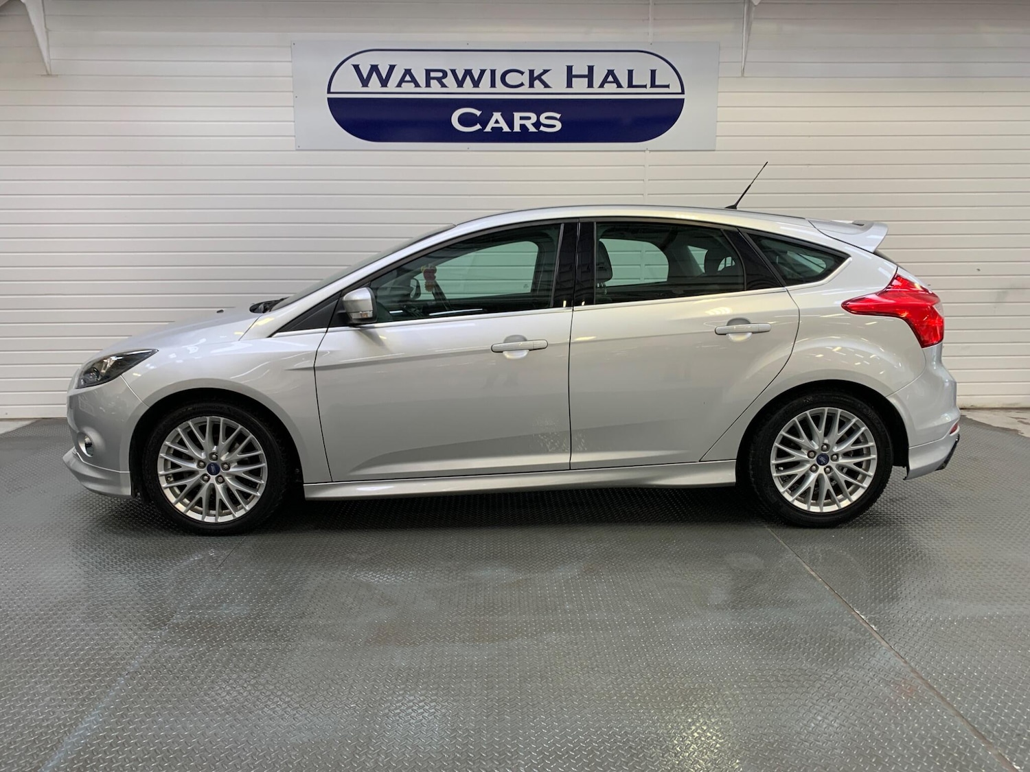 Used Ford Focus 2014 for sale - 76432391: Photo 3