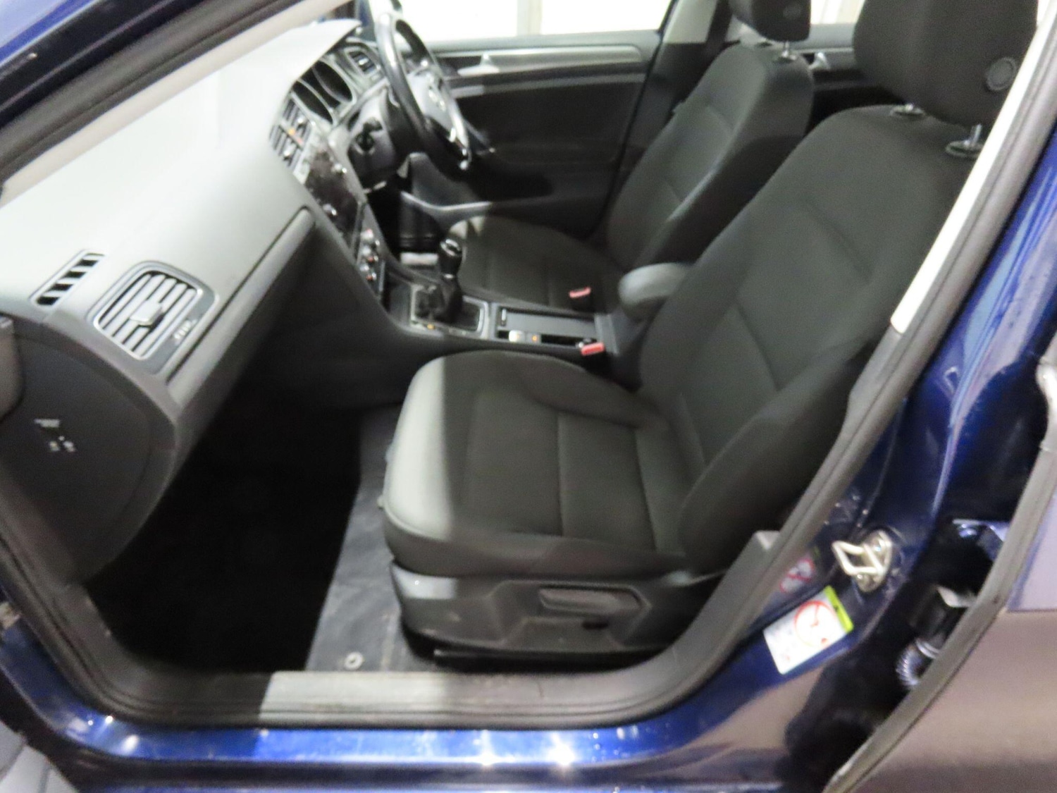 Used Volkswagen Golf 2017 for sale - 77970489: Photo 14