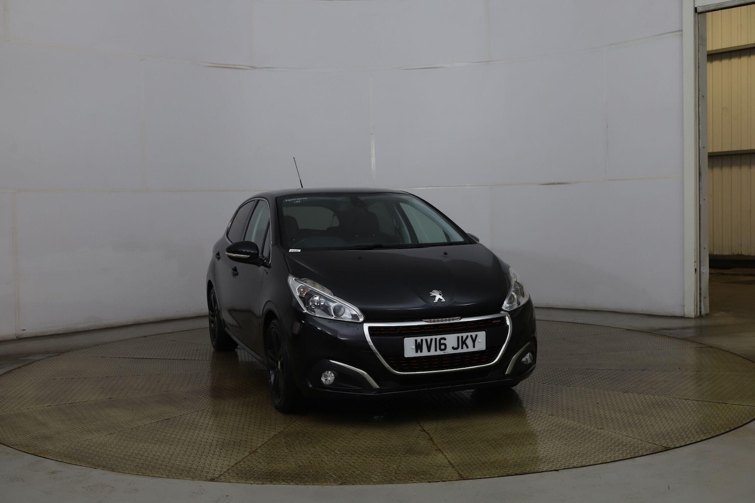 Used Peugeot 208 2016 for sale - 77351369: Photo 10