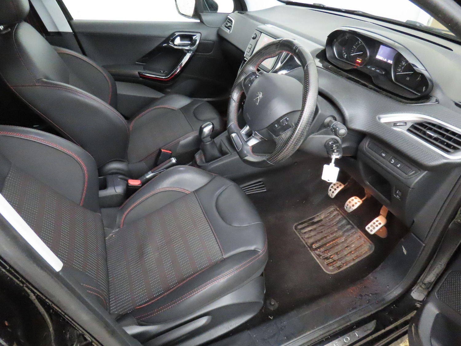 Used Peugeot 208 2016 for sale - 77351369: Photo 12