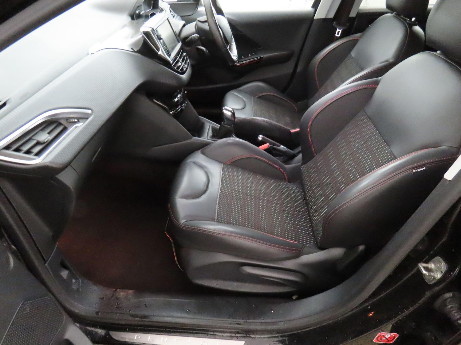 Used Peugeot 208 2016 for sale - 77351369: Photo 14