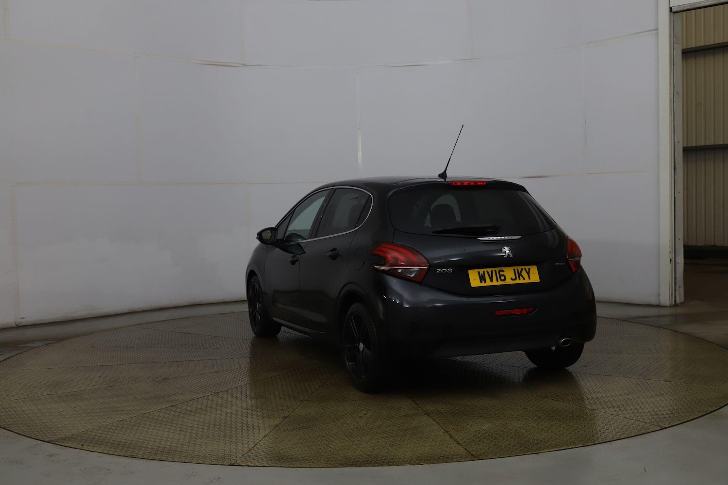 Used Peugeot 208 2016 for sale - 77351369: Photo 5