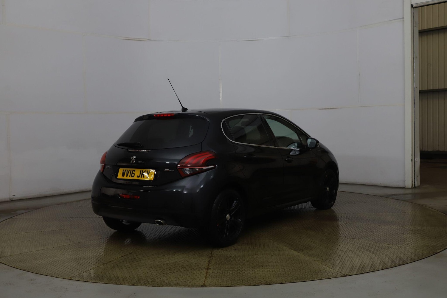 Used Peugeot 208 2016 for sale - 77351369: Photo 9
