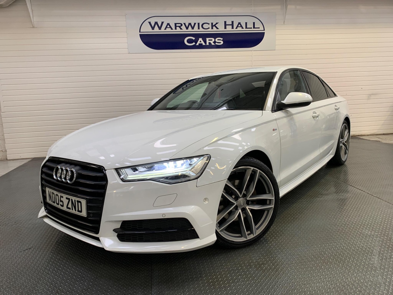 Used Audi A6 Saloon 2015 for sale - 76270376: Photo 1