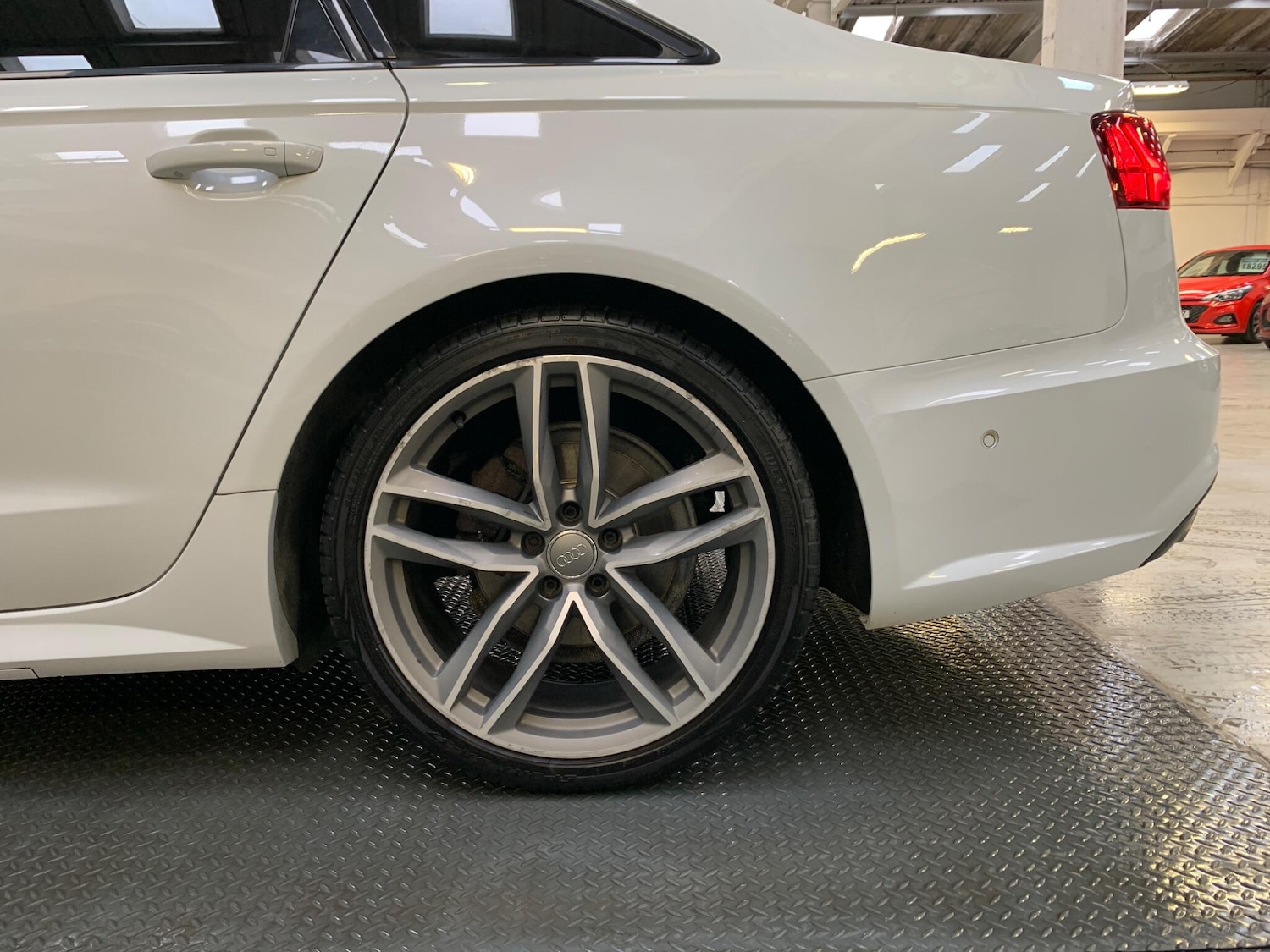 Used Audi A6 Saloon 2015 for sale - 76270376: Photo 11