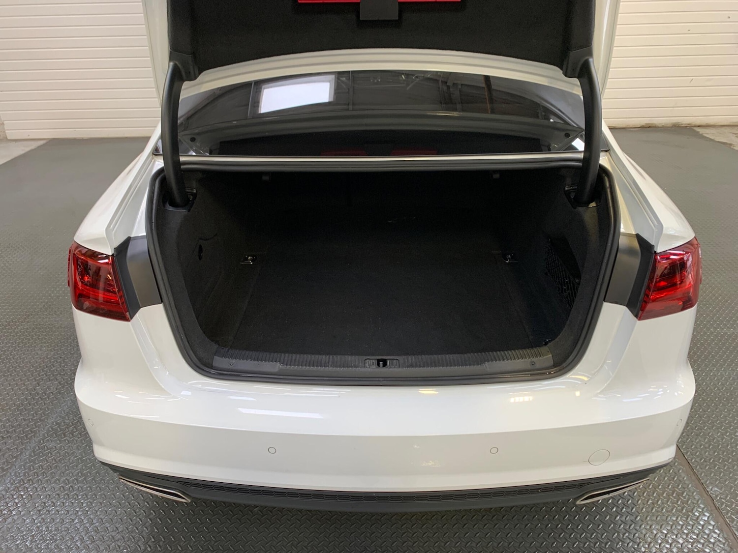 Used Audi A6 Saloon 2015 for sale - 76270376: Photo 14