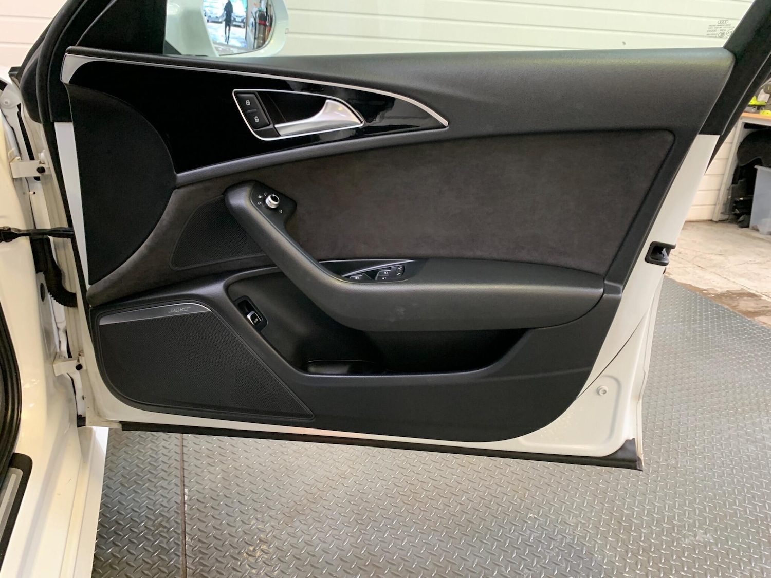 Used Audi A6 Saloon 2015 for sale - 76270376: Photo 17