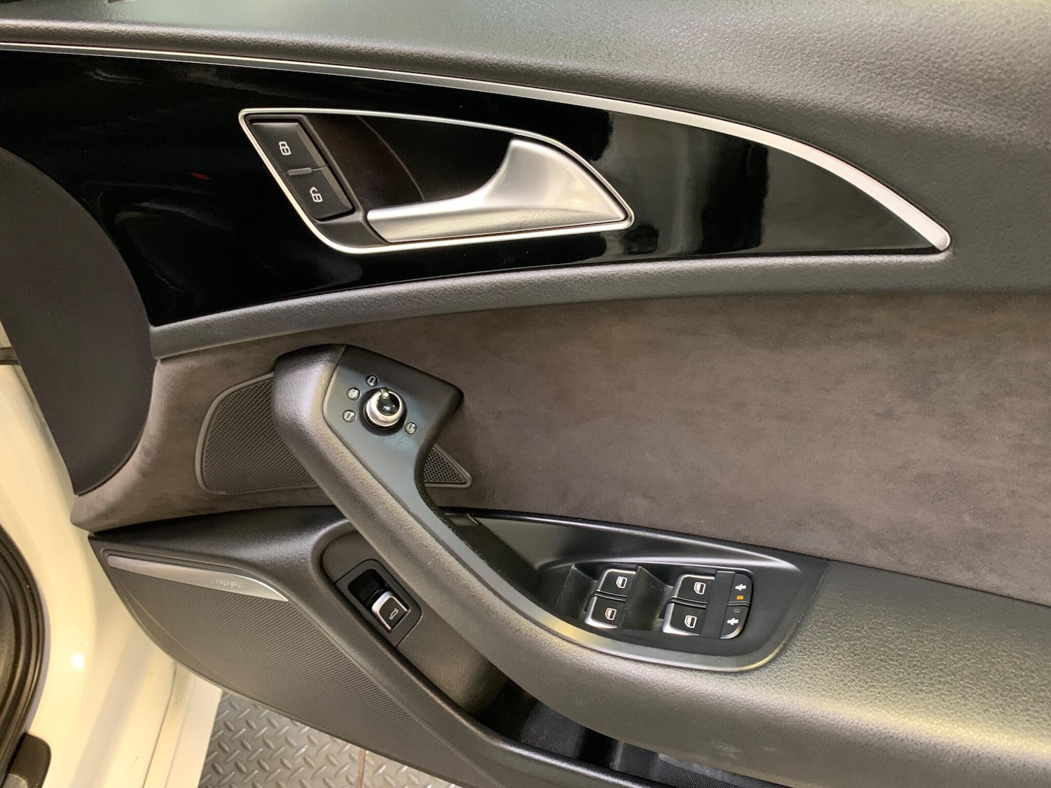 Used Audi A6 Saloon 2015 for sale - 76270376: Photo 22