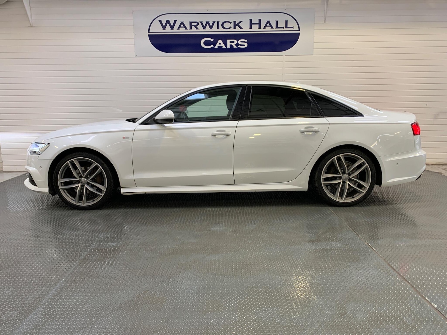 Used Audi A6 Saloon 2015 for sale - 76270376: Photo 3