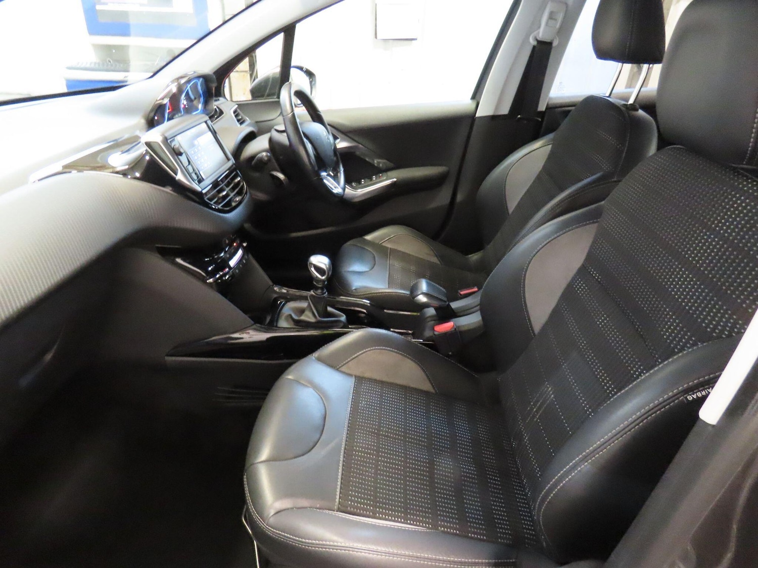 Used Peugeot 2008 2016 for sale - 76239387: Photo 12