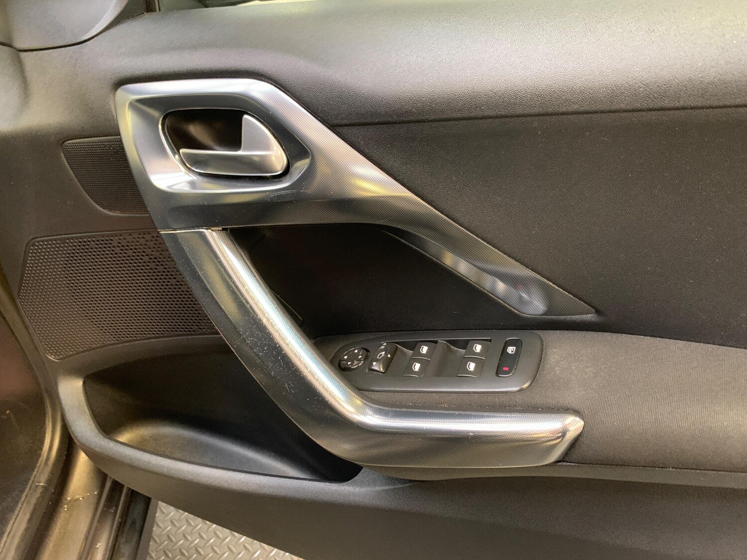 Used Peugeot 2008 2016 for sale - 76239387: Photo 19