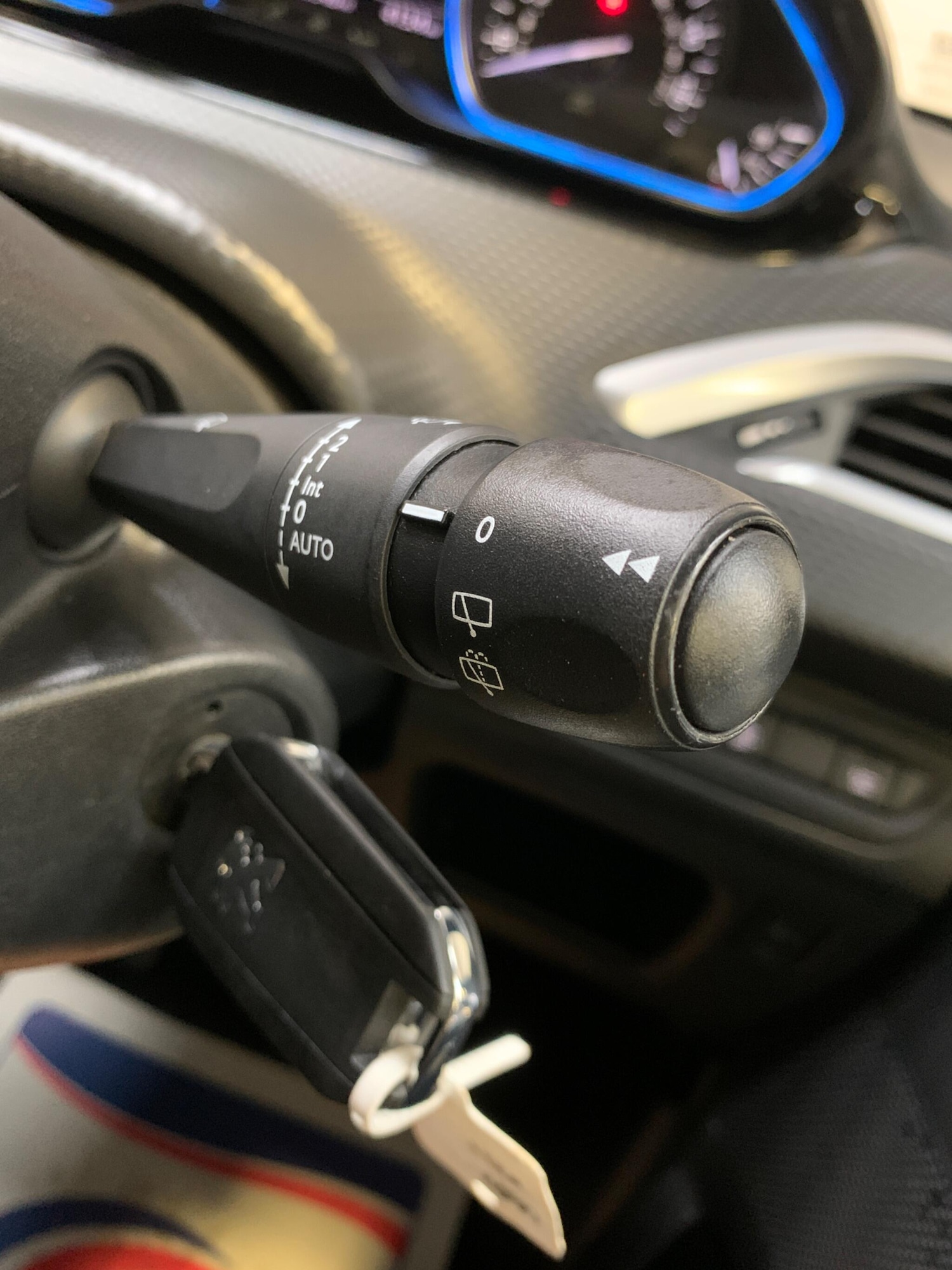 Used Peugeot 2008 2016 for sale - 76239387: Photo 40