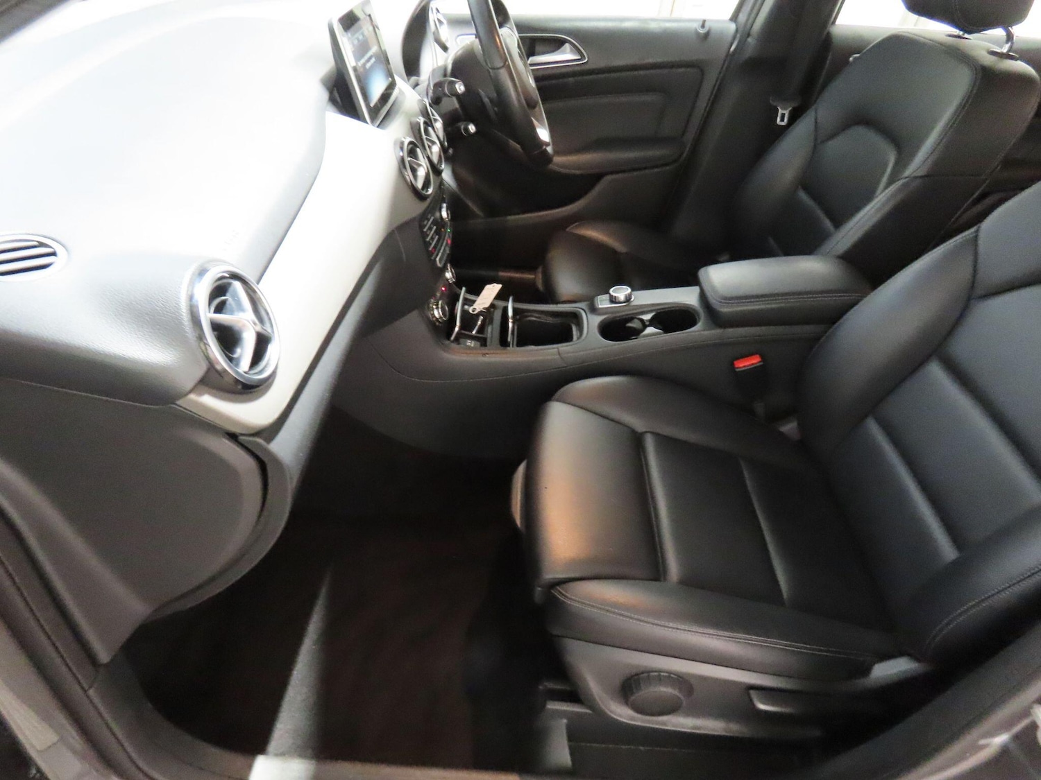 Used Mercedes-Benz B Class for sale - 77238392: Photo 15