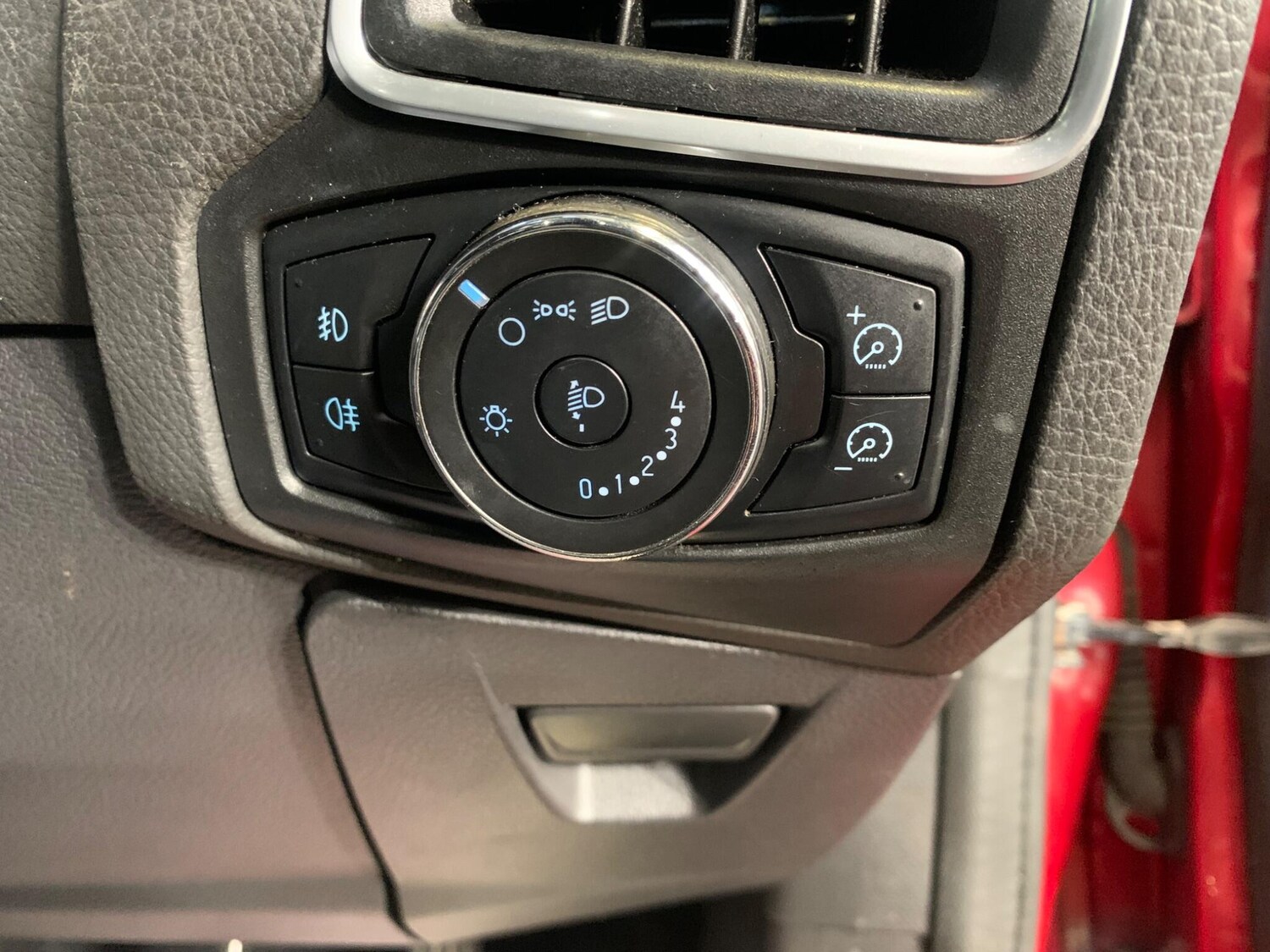 Used Ford Focus 2011 for sale - 76326840: Photo 21