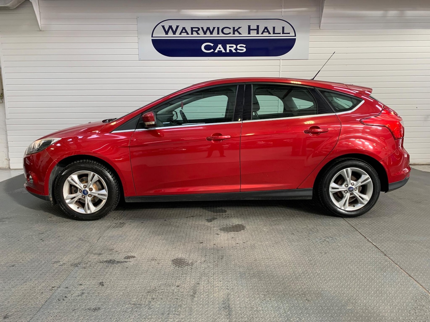Used Ford Focus 2011 for sale - 76326840: Photo 3
