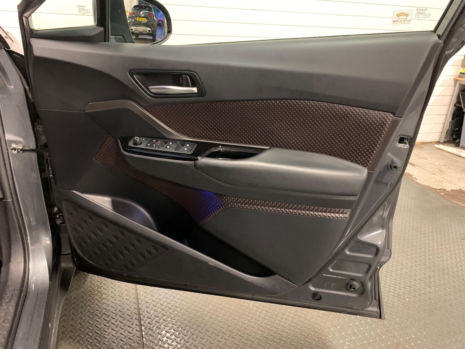 Used Toyota C-HR 2019 for sale - 76456752: Photo 18