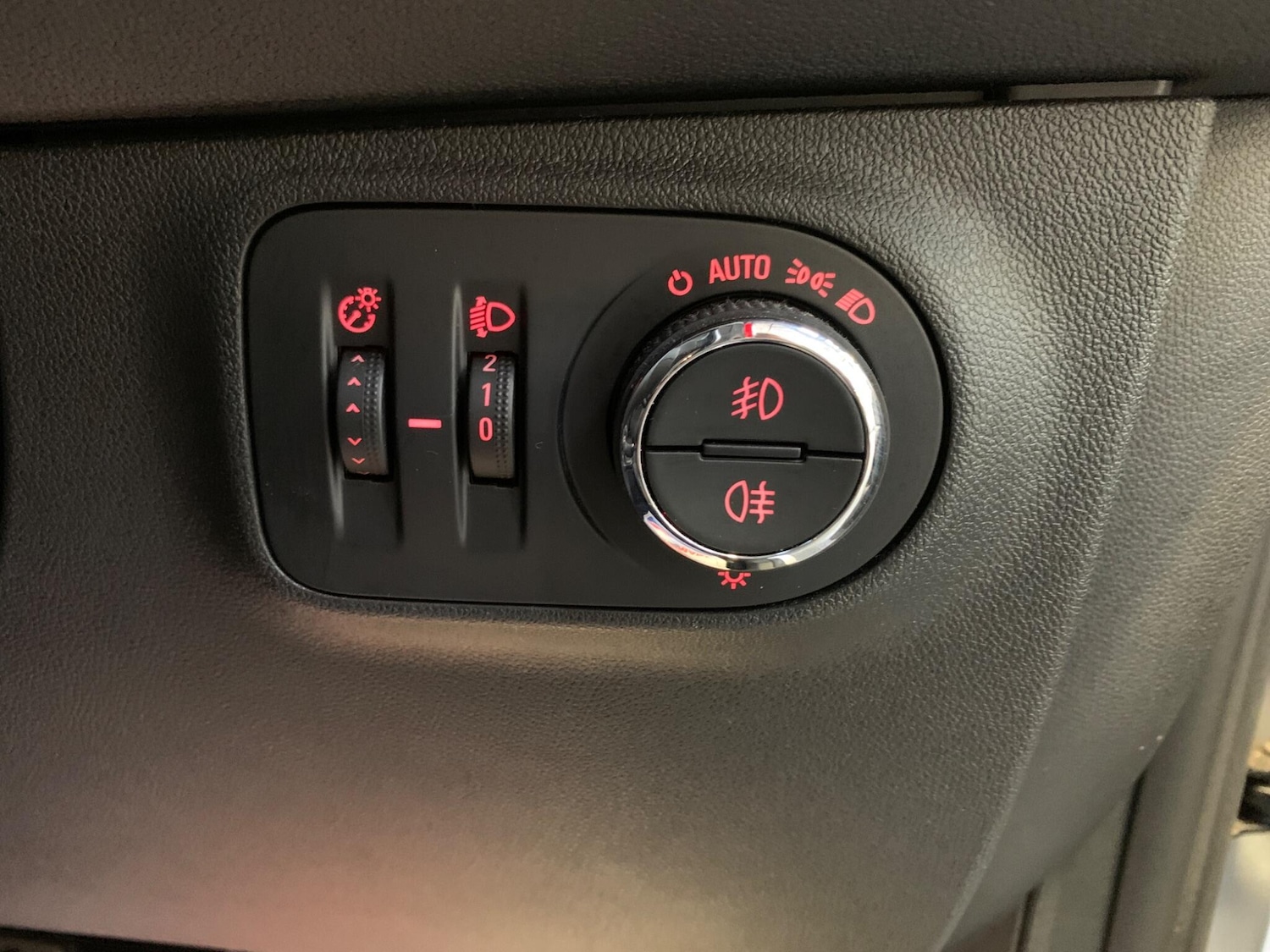 Used Vauxhall Corsa 2015 for sale - 76899388: Photo 22