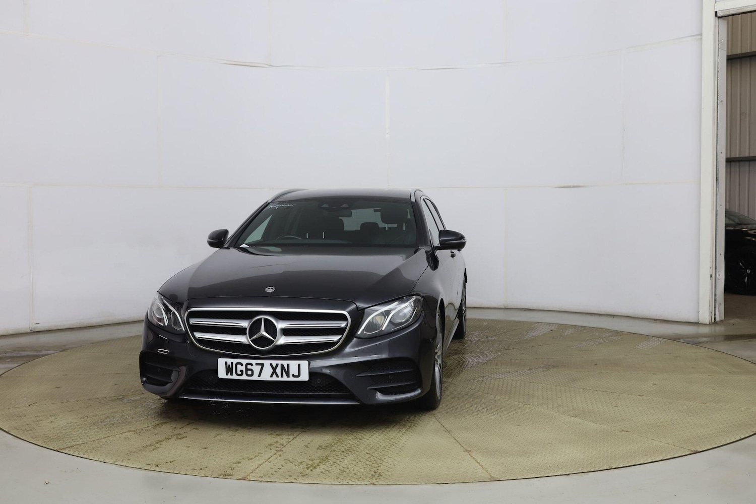 Used Mercedes-Benz E Class for sale - 77671855: Photo 3