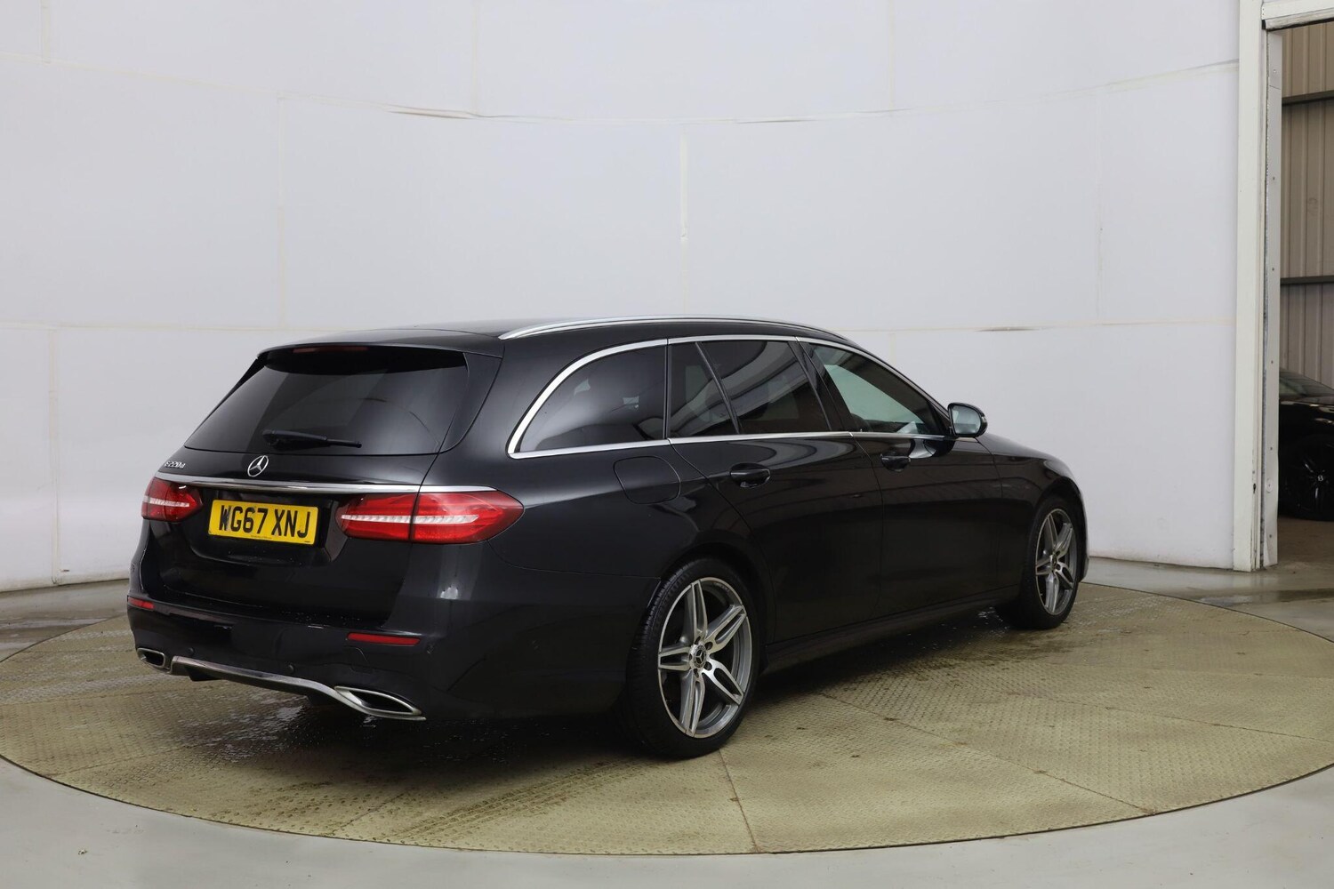 Used Mercedes-Benz E Class for sale - 77671855: Photo 9