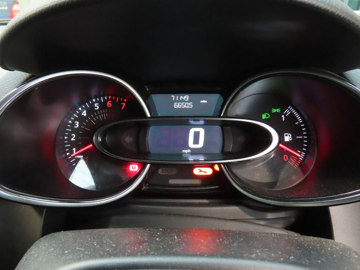 Used Renault Clio 2018 for sale - 76952344: Photo 15