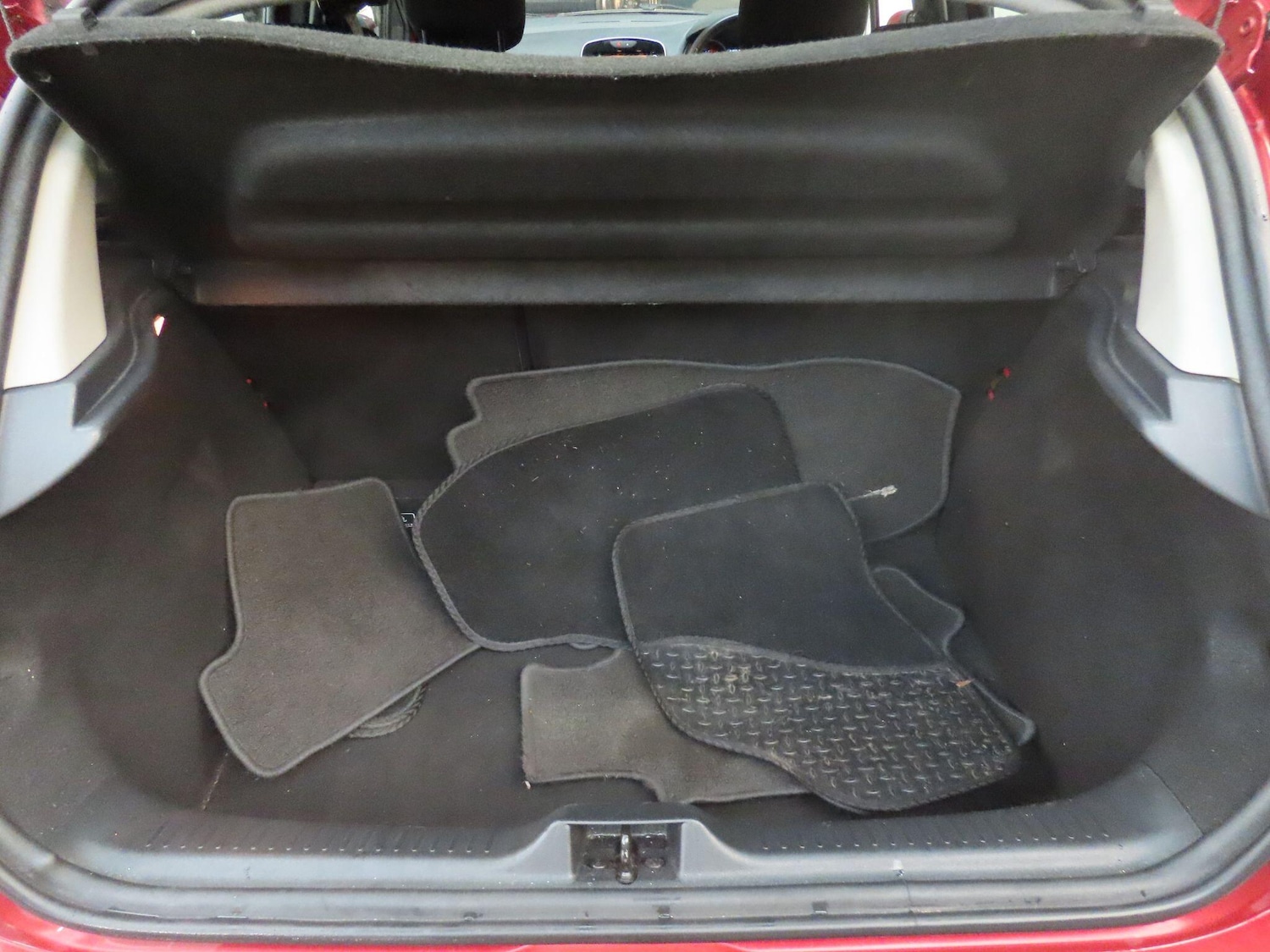 Used Renault Clio 2018 for sale - 76952344: Photo 20