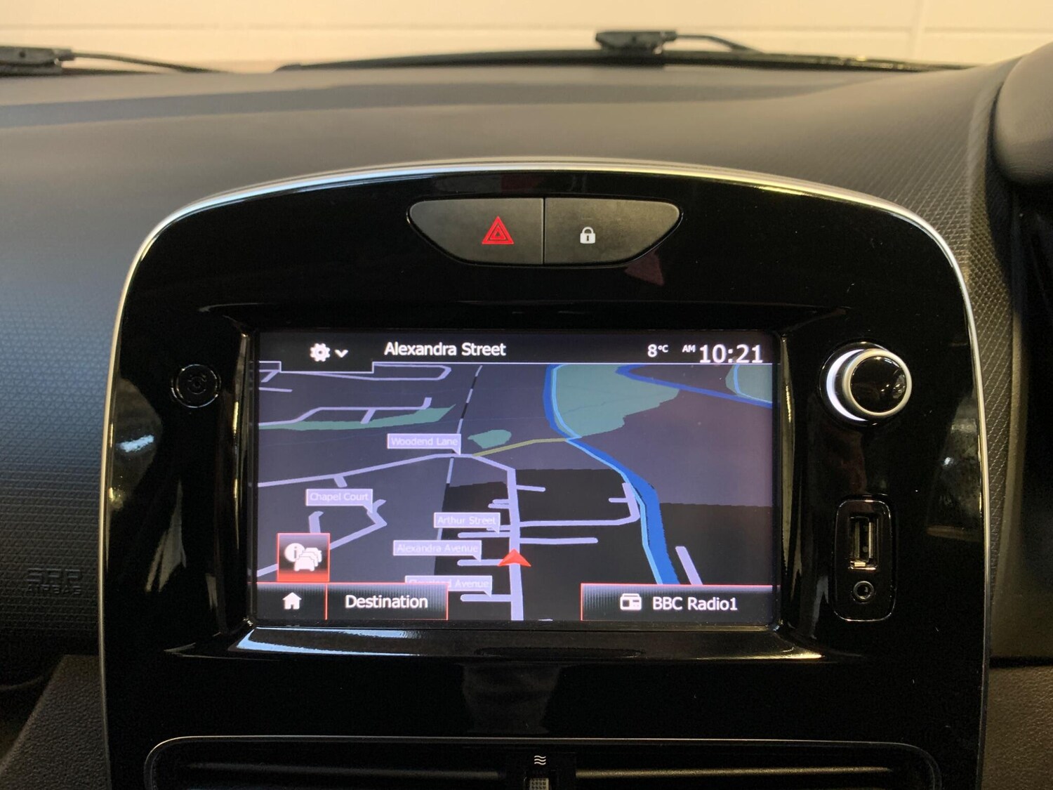 Used Renault Clio 2018 for sale - 76952344: Photo 28