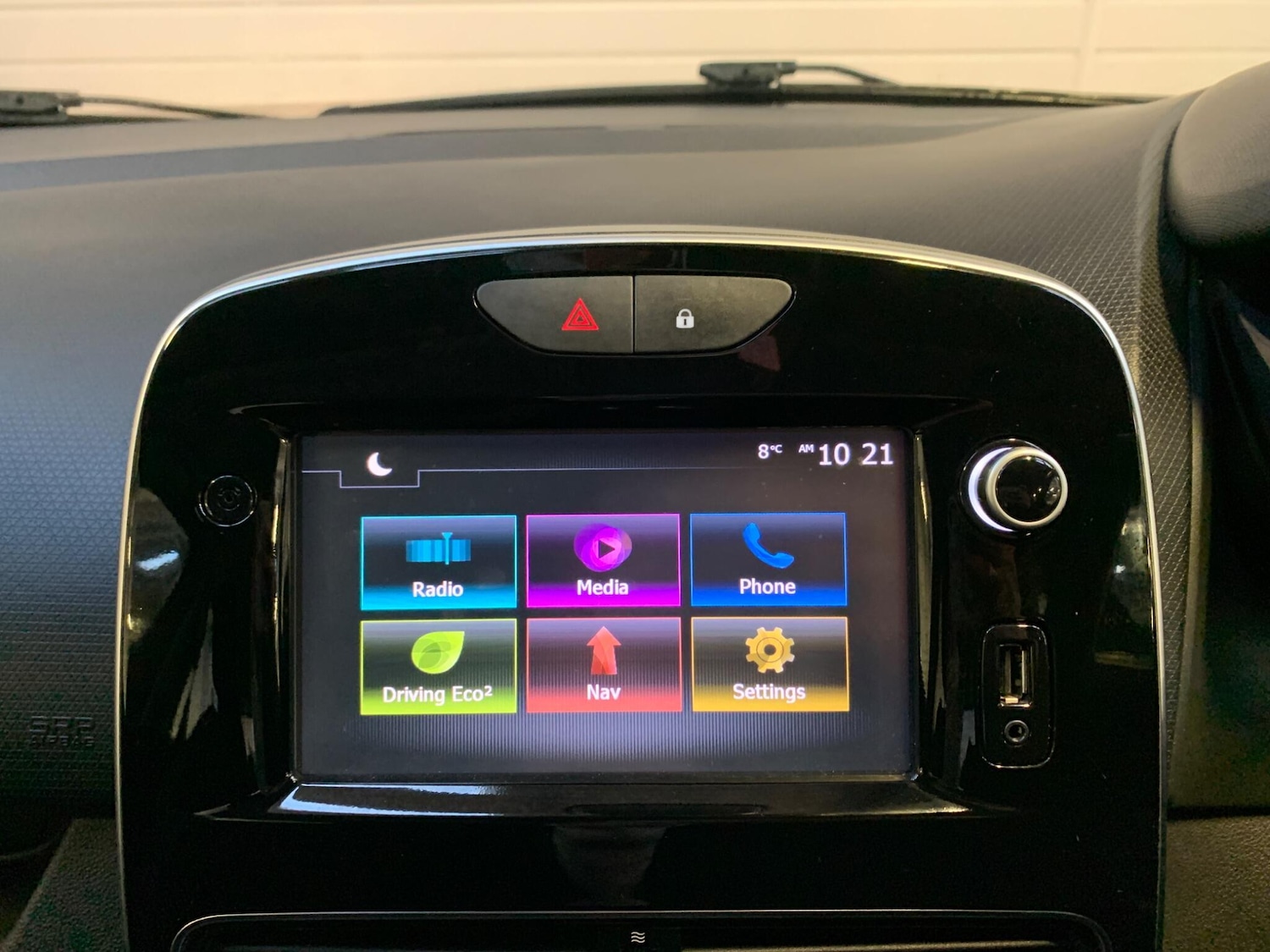 Used Renault Clio 2018 for sale - 76952344: Photo 32