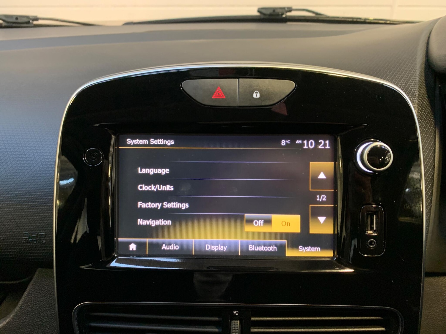 Used Renault Clio 2018 for sale - 76952344: Photo 35