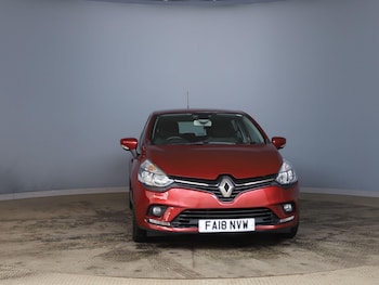 Used Renault Clio 2018 for sale - 76952344: Photo