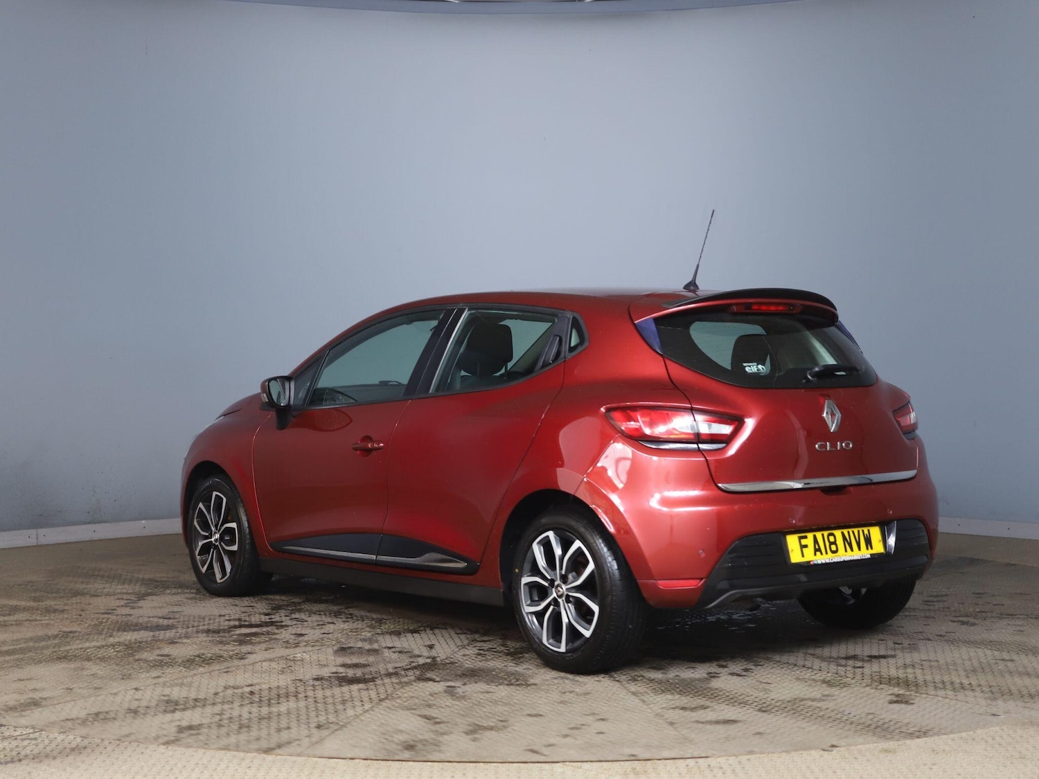 Used Renault Clio 2018 for sale - 76952344: Photo 5