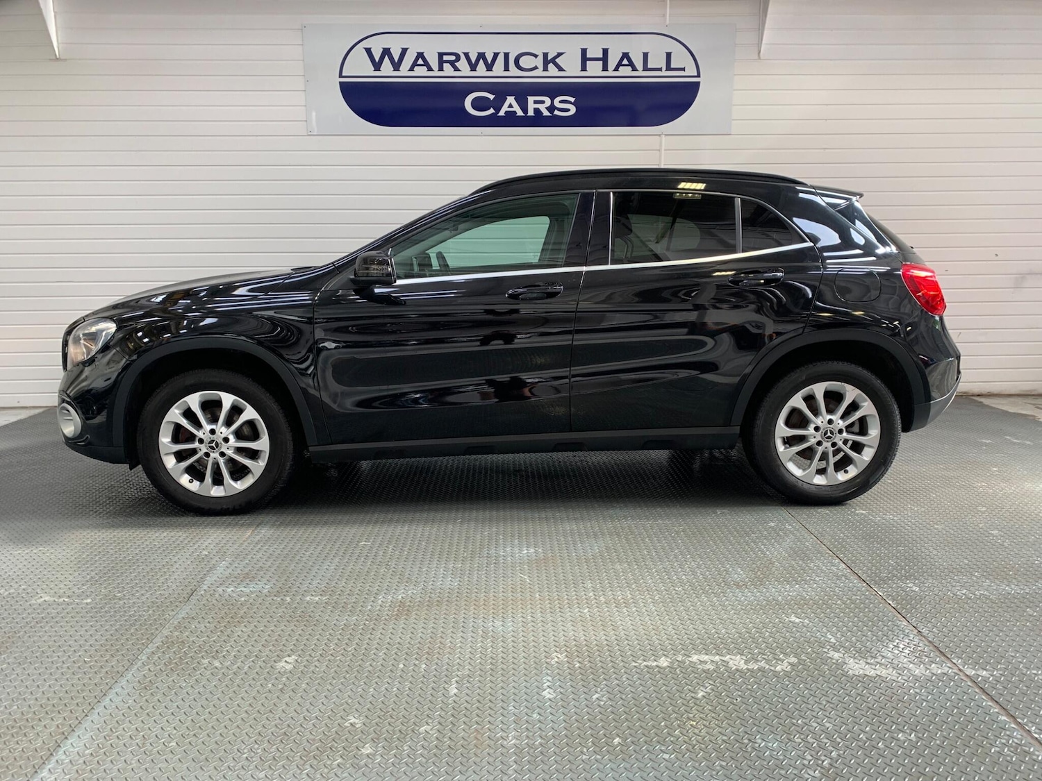 Used Mercedes-Benz GLA 2017 for sale - 76072056: Photo 3