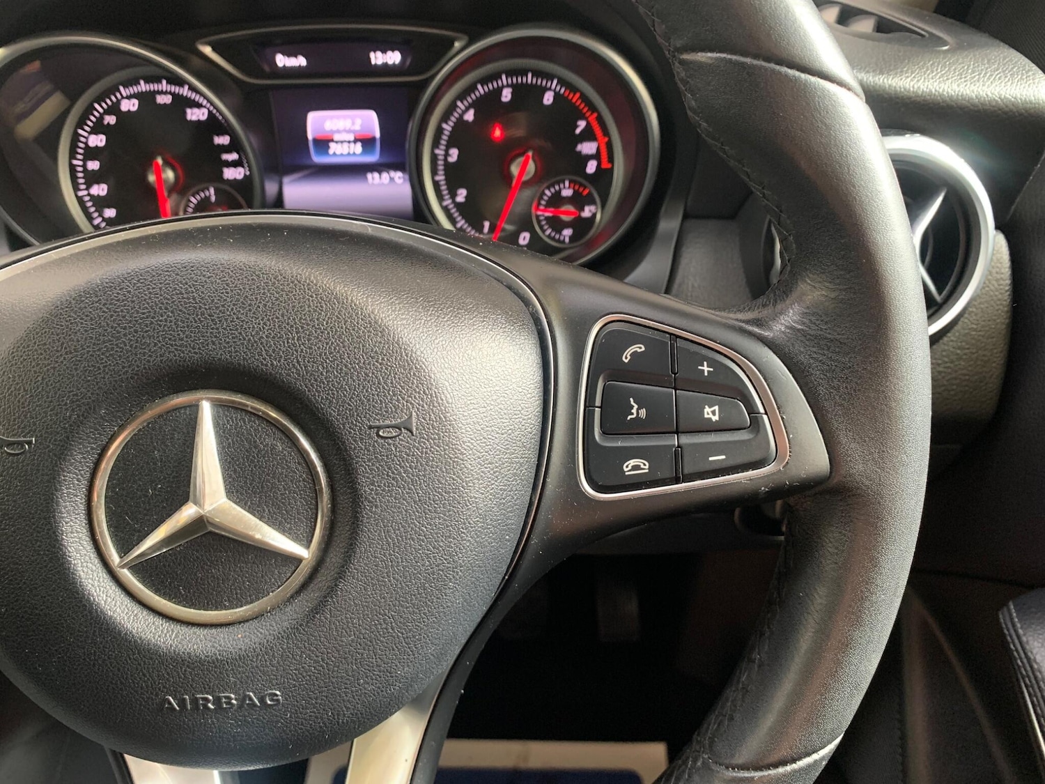 Used Mercedes-Benz GLA 2017 for sale - 76072056: Photo 50